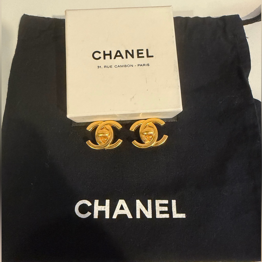 Authentic Vintage 24k Gold Plated Chanel Cc Turnlock Clip On Earrings 1996